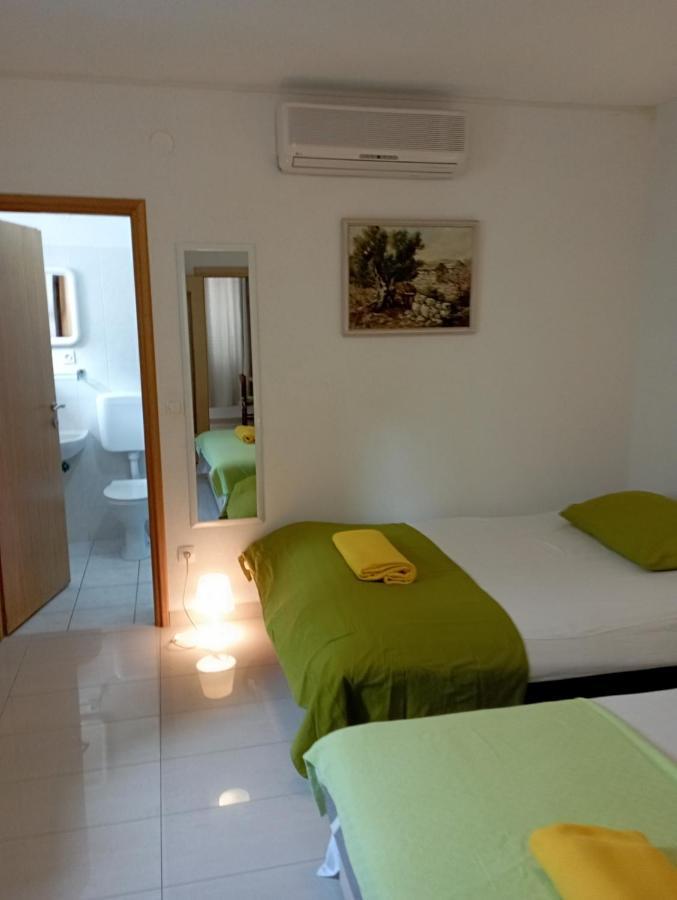 Apartmani Trubi 1 Vodice Bagian luar foto
